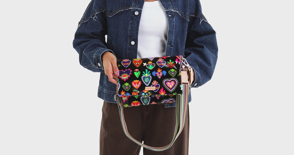 Vida Metro Crossbody - official Consuela video 2