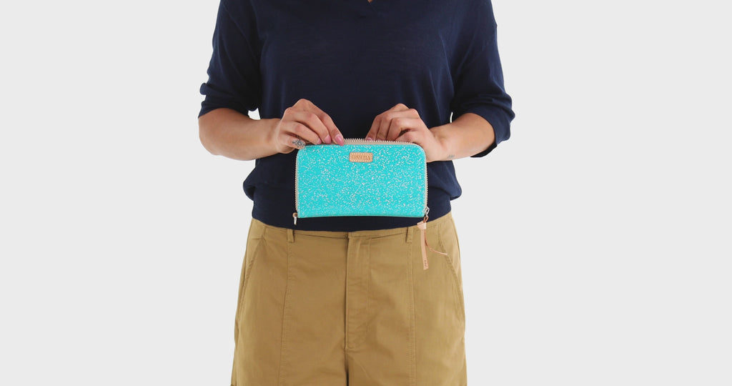 Shay Essential Wallet - official Consuela video 2