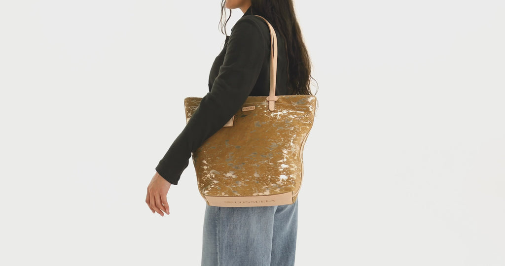 Marlow Daily Tote - official Consuela video 1
