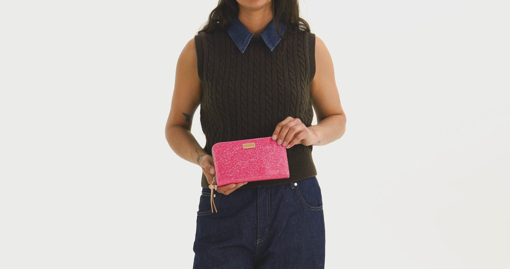 Bae Essential Wallet - official Consuela video 1