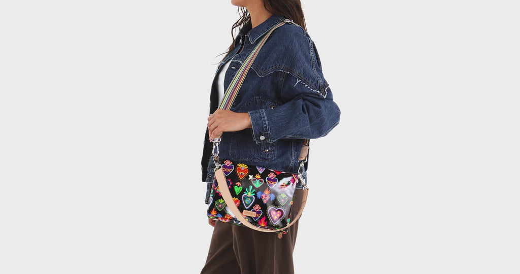 Vida Metro Crossbody - official Consuela video 1