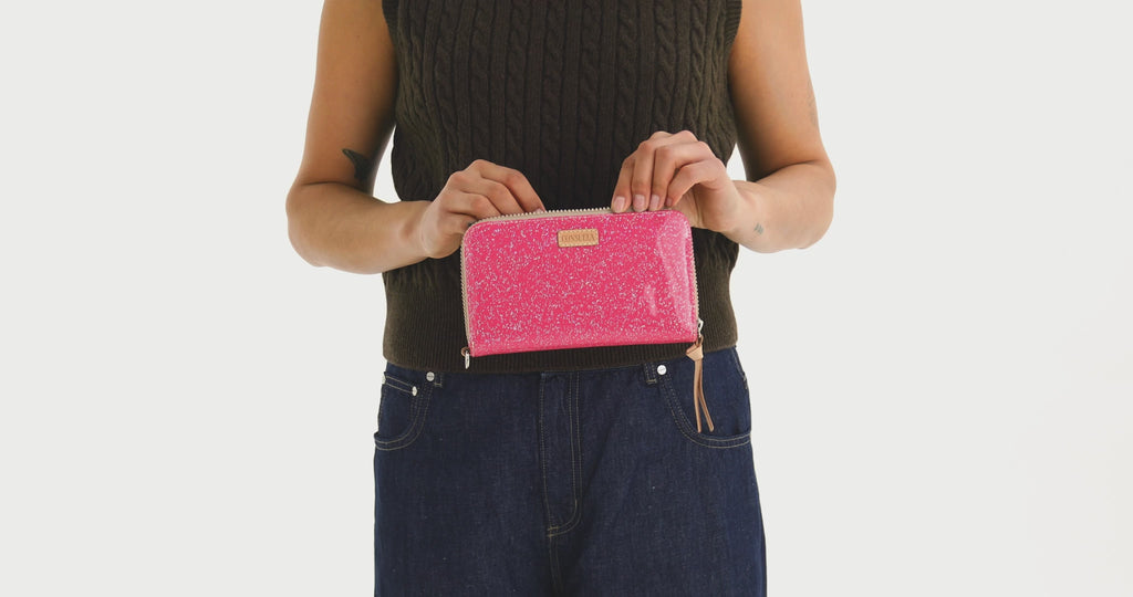 Bae Essential Wallet - official Consuela video 2